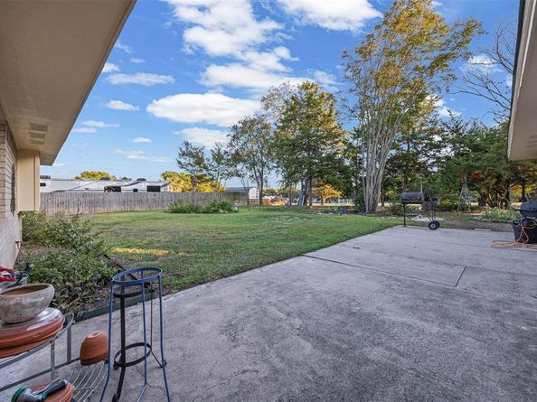 340  Windy Meadow Drive , Cedar Hill Texas 75104