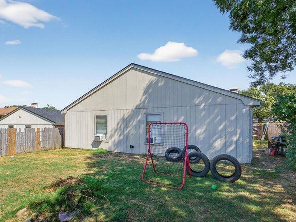 803  Canary Lane , Mansfield Texas 76063