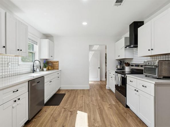 1142  Anderson Street , Irving Texas 75062