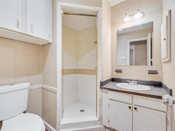 2037  Old Mill Run  , Garland Texas 75042