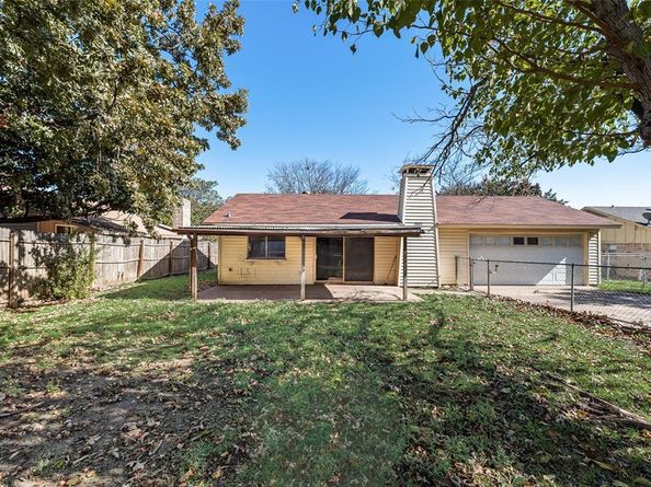 2037  Old Mill Run  , Garland Texas 75042