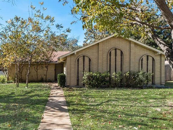 2037  Old Mill Run  , Garland Texas 75042