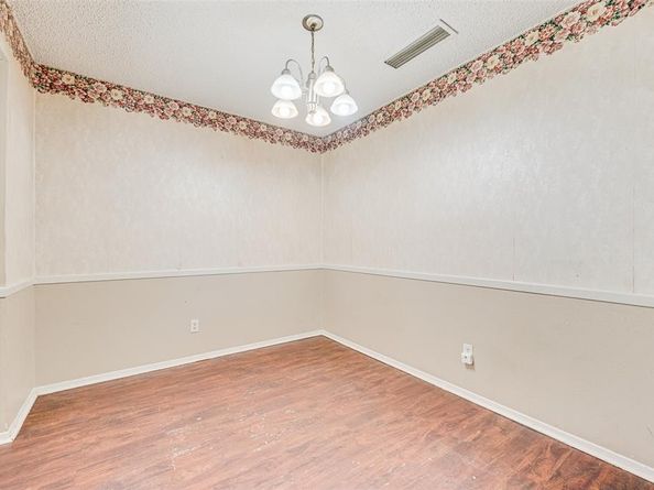 2037  Old Mill Run  , Garland Texas 75042