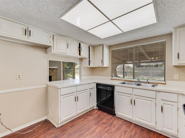 2037  Old Mill Run  , Garland Texas 75042