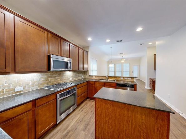3312  Glen Crest Lane , Denton Texas 76208