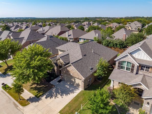 3312  Glen Crest Lane , Denton Texas 76208