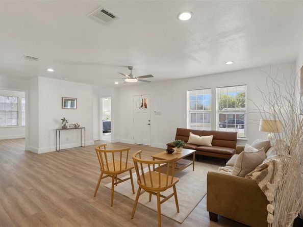 916  Zelda Drive , Hurst Texas 76053