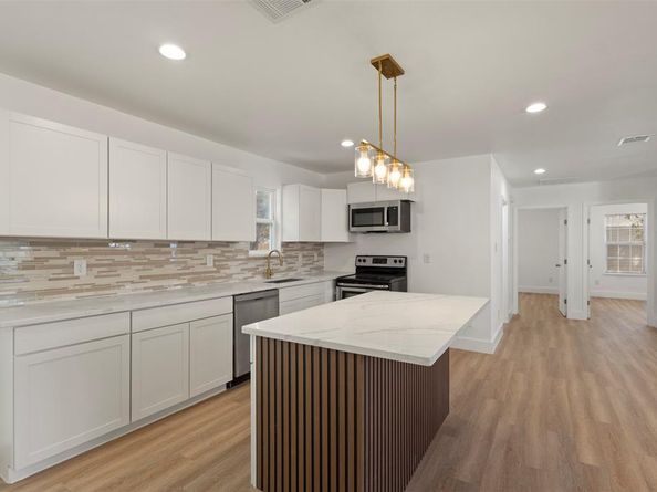 916  Zelda Drive , Hurst Texas 76053