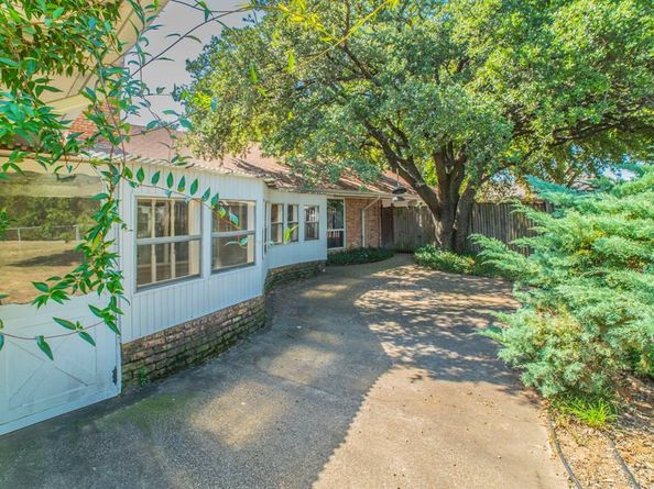 2534  Sunnyvale Road , Grand Prairie Texas 75050