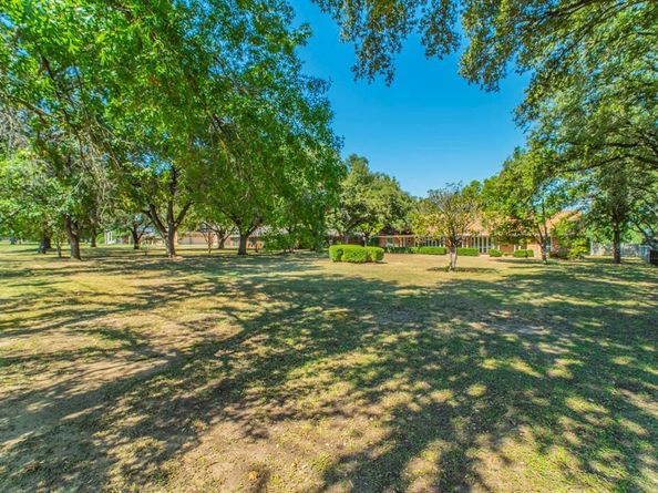 2534  Sunnyvale Road , Grand Prairie Texas 75050