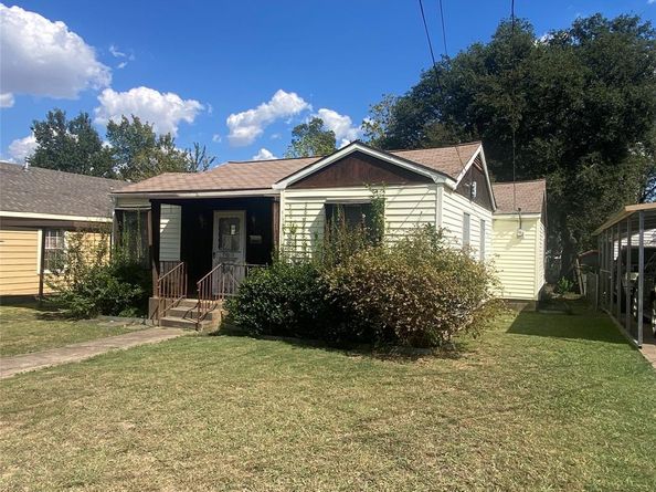 1218  Tarpley Avenue , Dallas Texas 75211