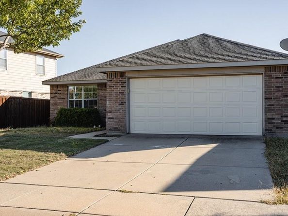 5760  Mountain Stream Trail , Fort Worth Texas 76244