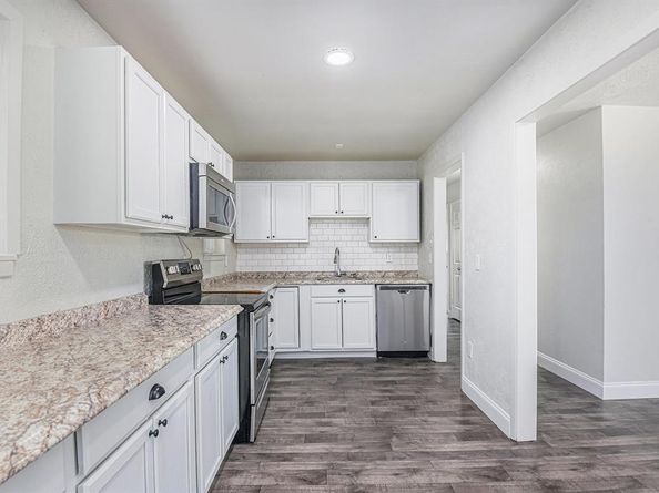 233  Victoria Avenue , Azle Texas 76020