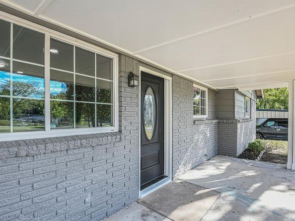 233  Victoria Avenue , Azle Texas 76020