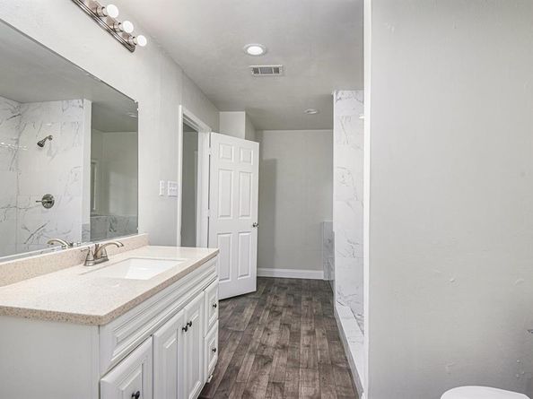 233  Victoria Avenue , Azle Texas 76020