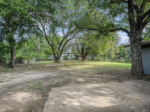 233  Victoria Avenue , Azle Texas 76020