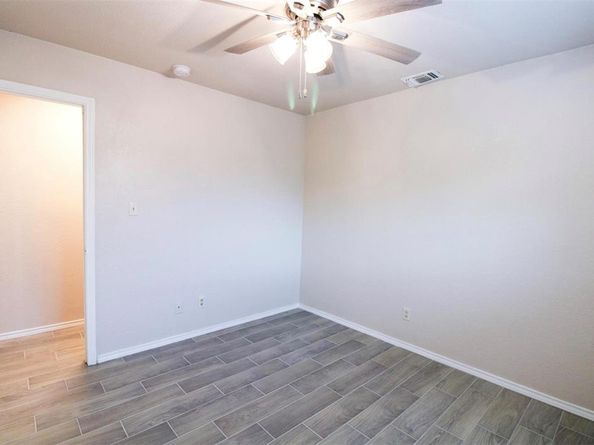 409 S Las Vegas Trail , White Settlement Texas 76108