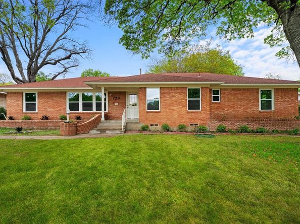 729  Town Creek Drive , Dallas Texas 75232