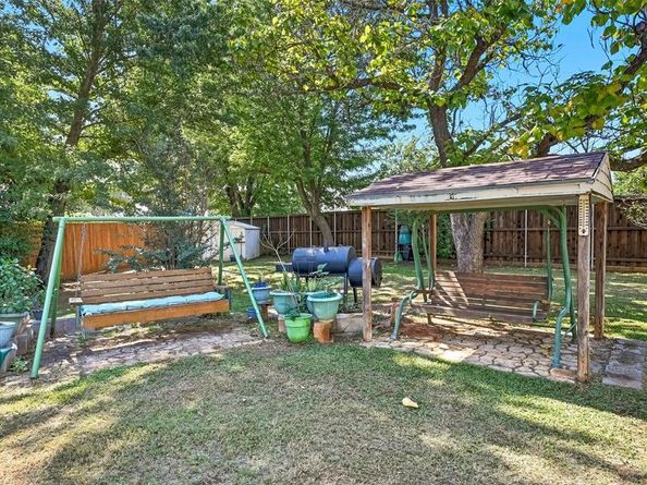 1823  Chestnut Court , Flower Mound Texas 75028