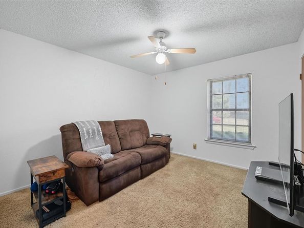 1823  Chestnut Court , Flower Mound Texas 75028