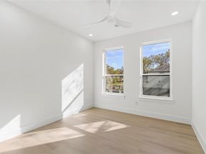 459  Hart Street , Dallas Texas 75203