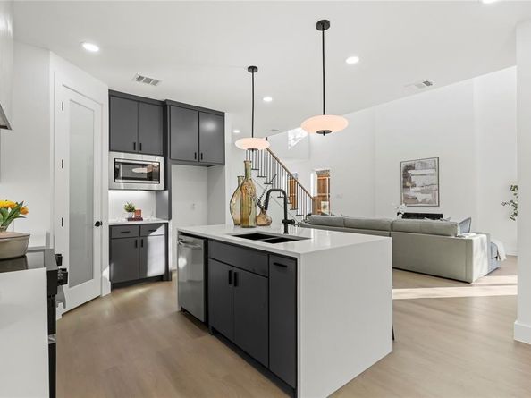 459  Hart Street , Dallas Texas 75203