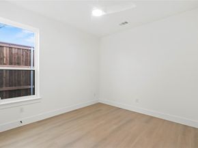 459  Hart Street , Dallas Texas 75203