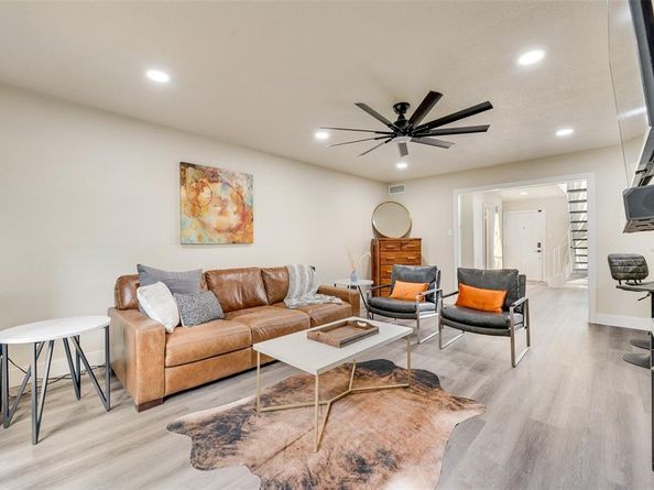 61  One Main Place , Benbrook Texas 76126