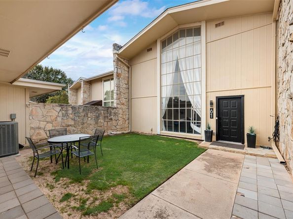 61  One Main Place , Benbrook Texas 76126