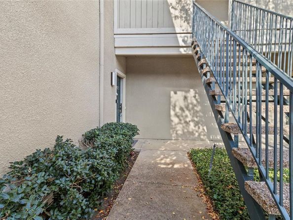 8601  Park Lane  612, Dallas Texas 75231