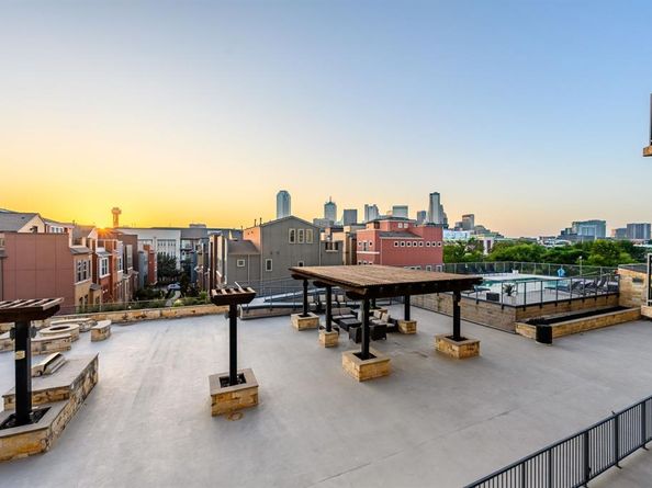 1001  Belleview Street  305, Dallas Texas 75215