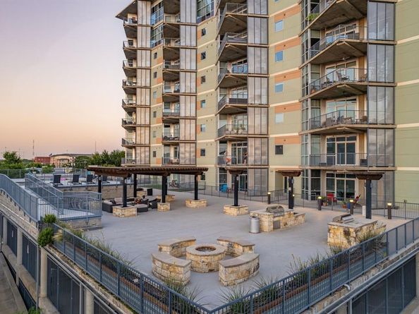 1001  Belleview Street  305, Dallas Texas 75215