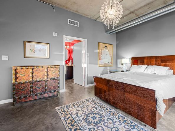 1001  Belleview Street  305, Dallas Texas 75215