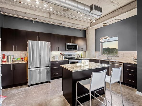 1001  Belleview Street  305, Dallas Texas 75215