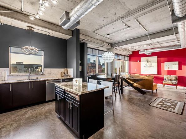 1001  Belleview Street  305, Dallas Texas 75215