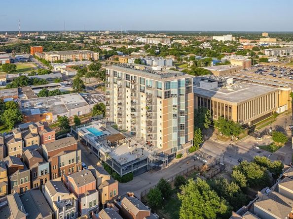 1001  Belleview Street  305, Dallas Texas 75215