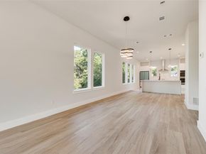 1121  Muncie Avenue , Dallas Texas 75212