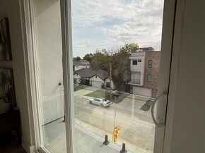 1121  Muncie Avenue , Dallas Texas 75212