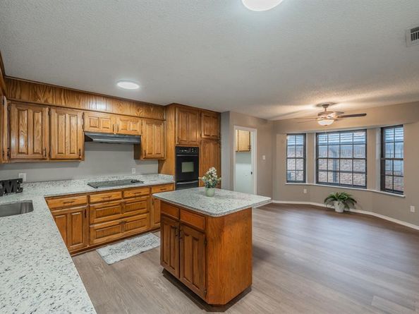 917  Bucknell Drive , Arlington Texas 76012