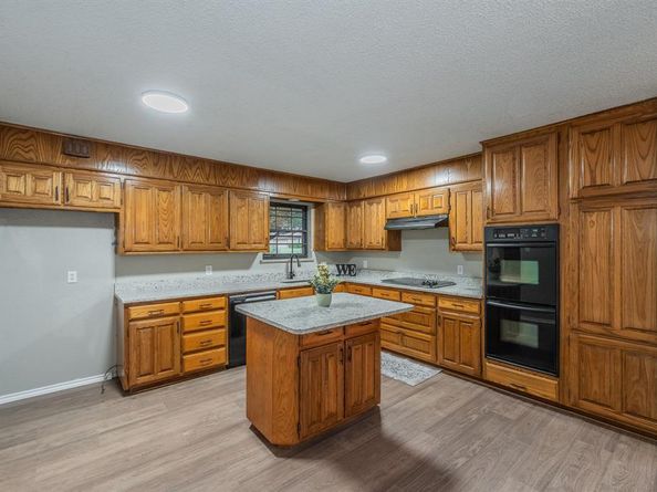 917  Bucknell Drive , Arlington Texas 76012