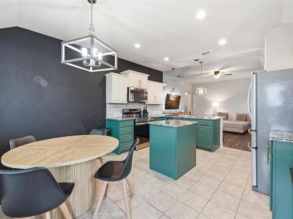 10329  Kingspoint Boulevard , Fort Worth Texas 76140