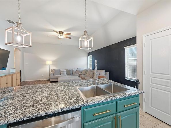 10329  Kingspoint Boulevard , Fort Worth Texas 76140