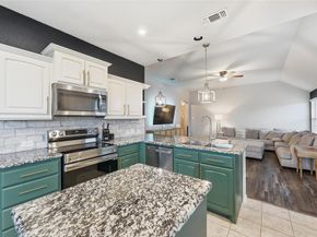 10329  Kingspoint Boulevard , Fort Worth Texas 76140