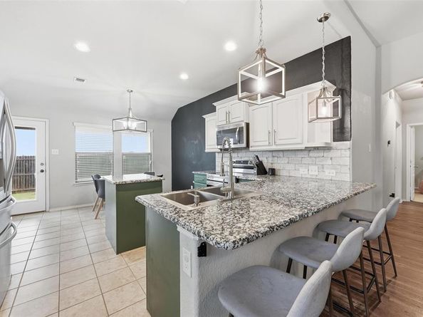 10329  Kingspoint Boulevard , Fort Worth Texas 76140