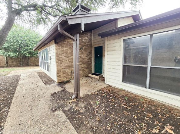 2215  Winter Sunday Way , Arlington Texas 76012