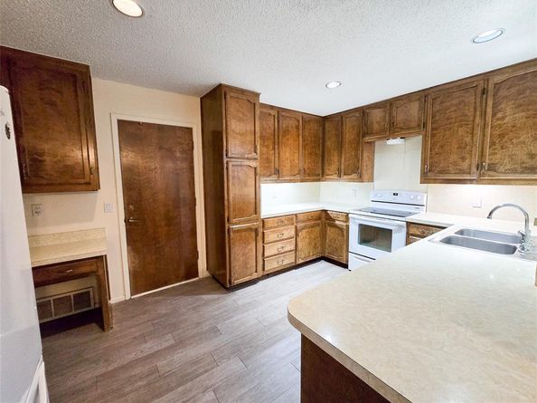 2215  Winter Sunday Way , Arlington Texas 76012