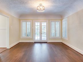 7026  Lakewood Boulevard , Dallas Texas 75214