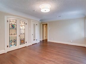 7026  Lakewood Boulevard , Dallas Texas 75214