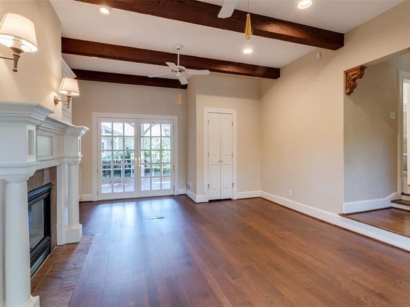 7026  Lakewood Boulevard , Dallas Texas 75214