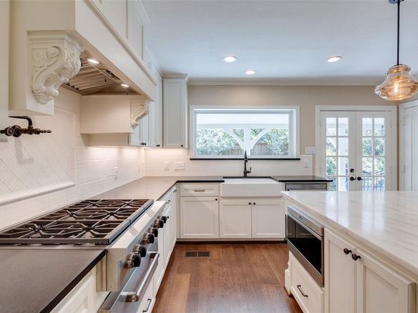 7026  Lakewood Boulevard , Dallas Texas 75214